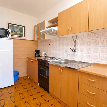 Ana 405 Apartment *
