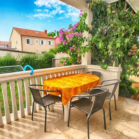 Ana 405 Apartment *