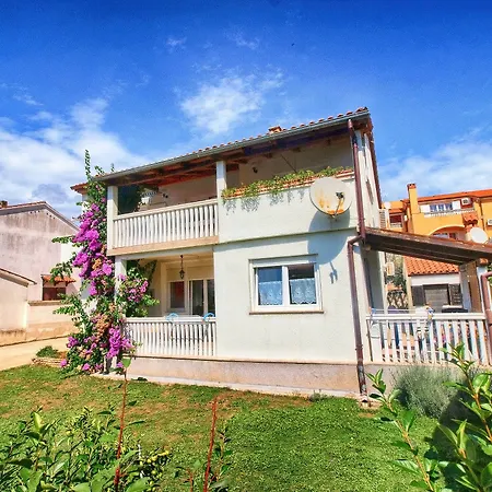 Ana 405 Apartment